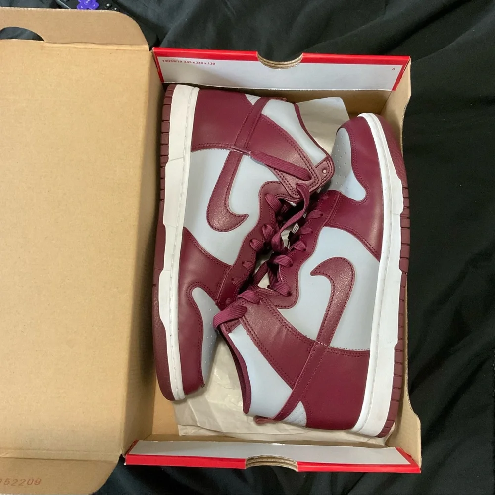 Nike Dunk, Burgundy & grey, size 11 - Picture 1 of 3